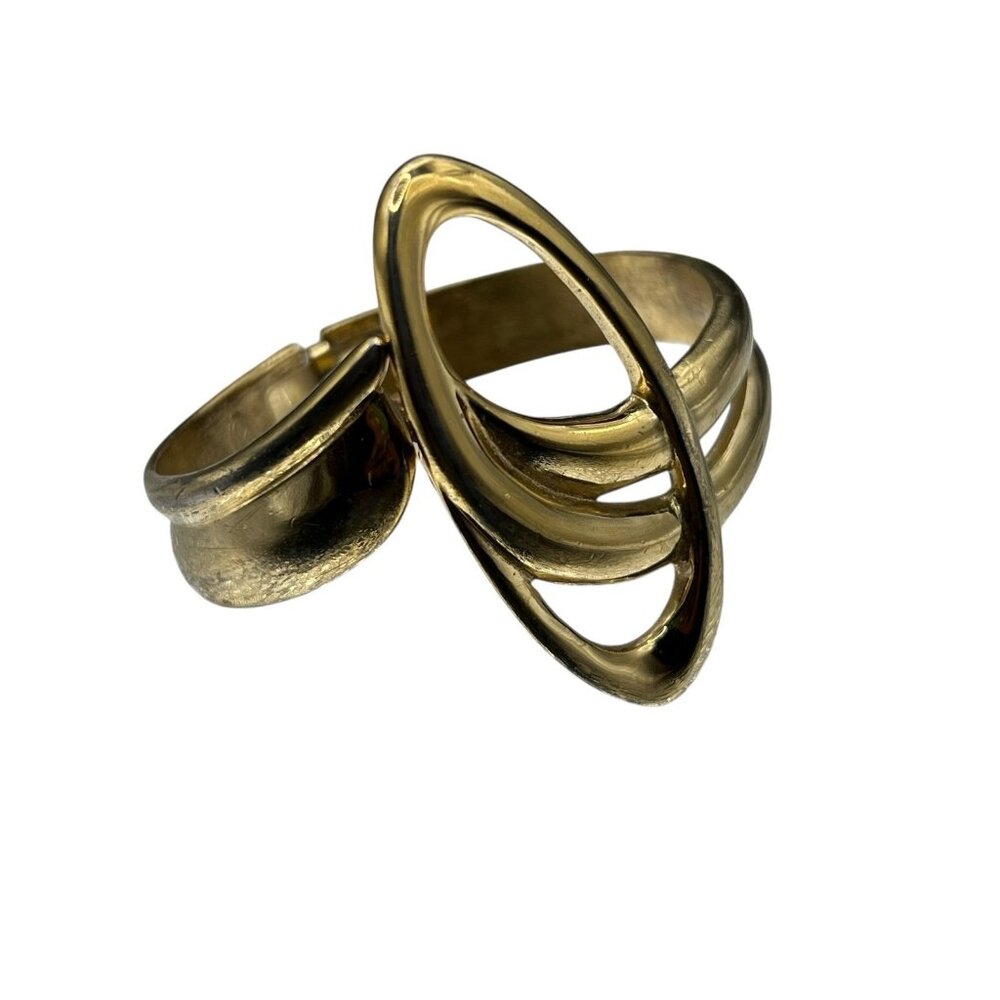 Vintage Trifari Gold Tone Open Oval Hinged Bangle Bracelet Signed